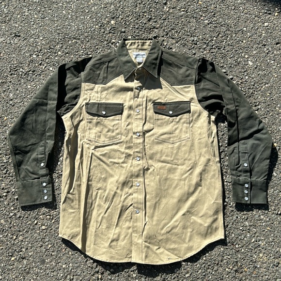 Carhartt Other - Vintage Carhartt pearl snap shirt large tan green workwear hunting outdoors